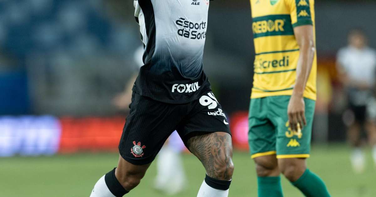 PRESENTE PARA O CRAQUE! Memphis elogia presente de torcedor após gol da vitória: lindo gesto