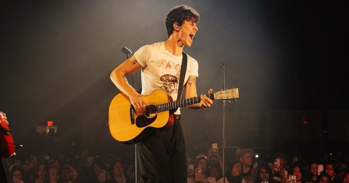 Shawn Mendes comenta sobre sexualidade e incômodo com especulações