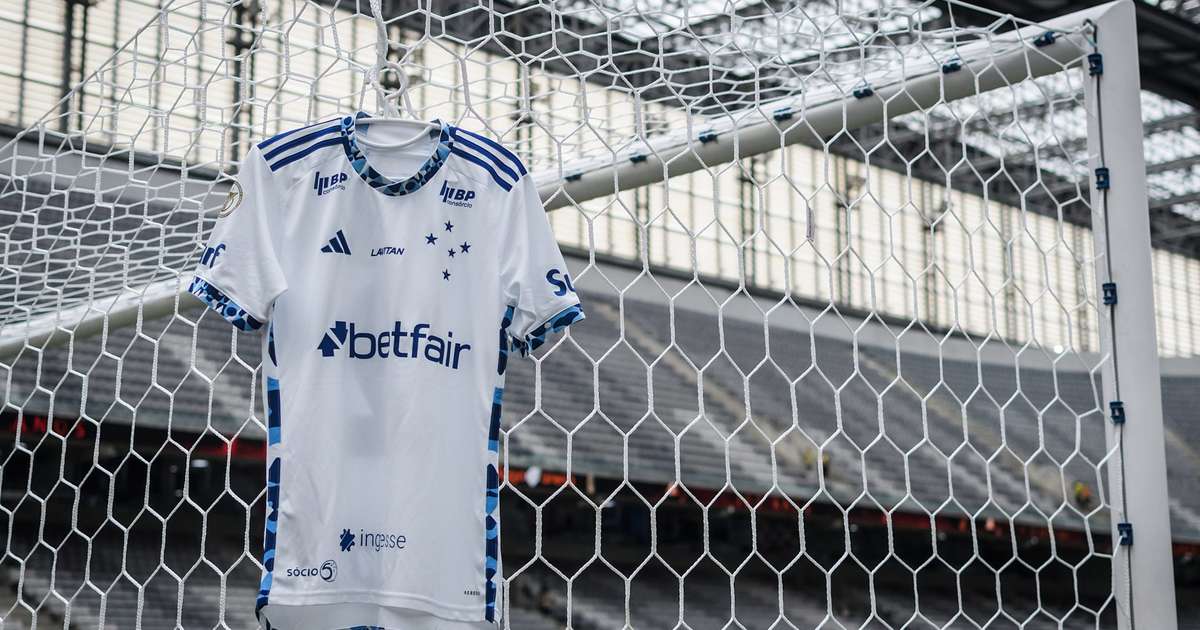 Torcida organizada do Cruzeiro banida dos estádios devido a comportamento inadequado.