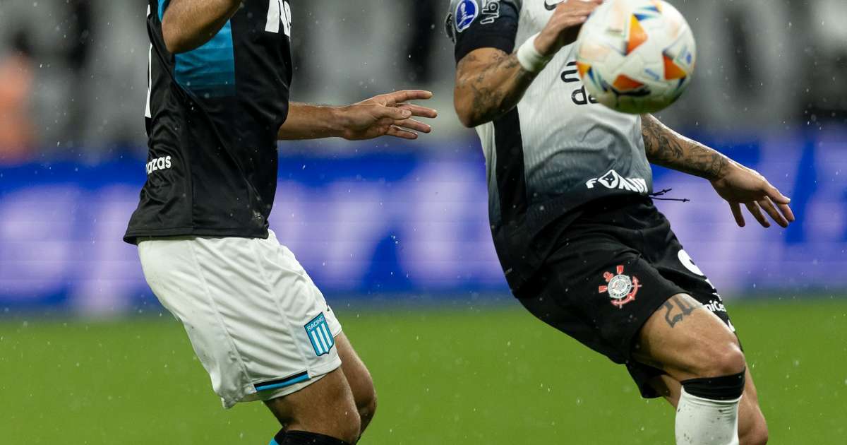 Corinthians embarca para decisão contra o Racing na Copa Sul-Americana.