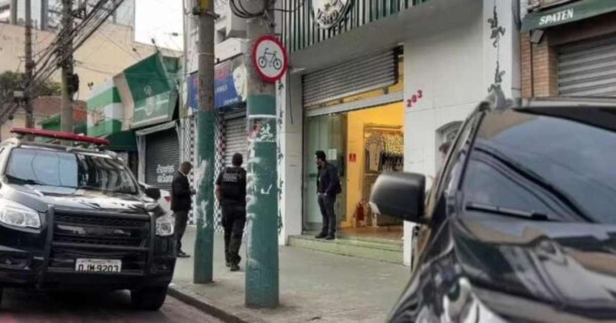 Polícia investiga presidente da torcida Mancha Verde após descoberta de celular incriminador.