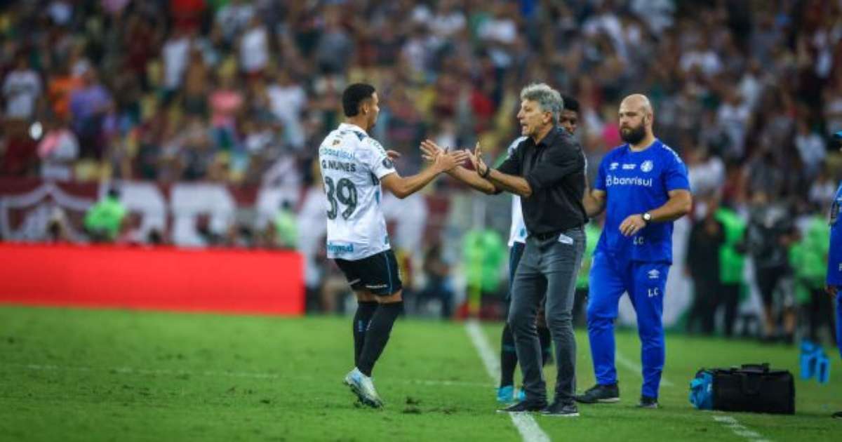 Grêmio volta aos treinos de olho no duelo contra o Palmeiras.