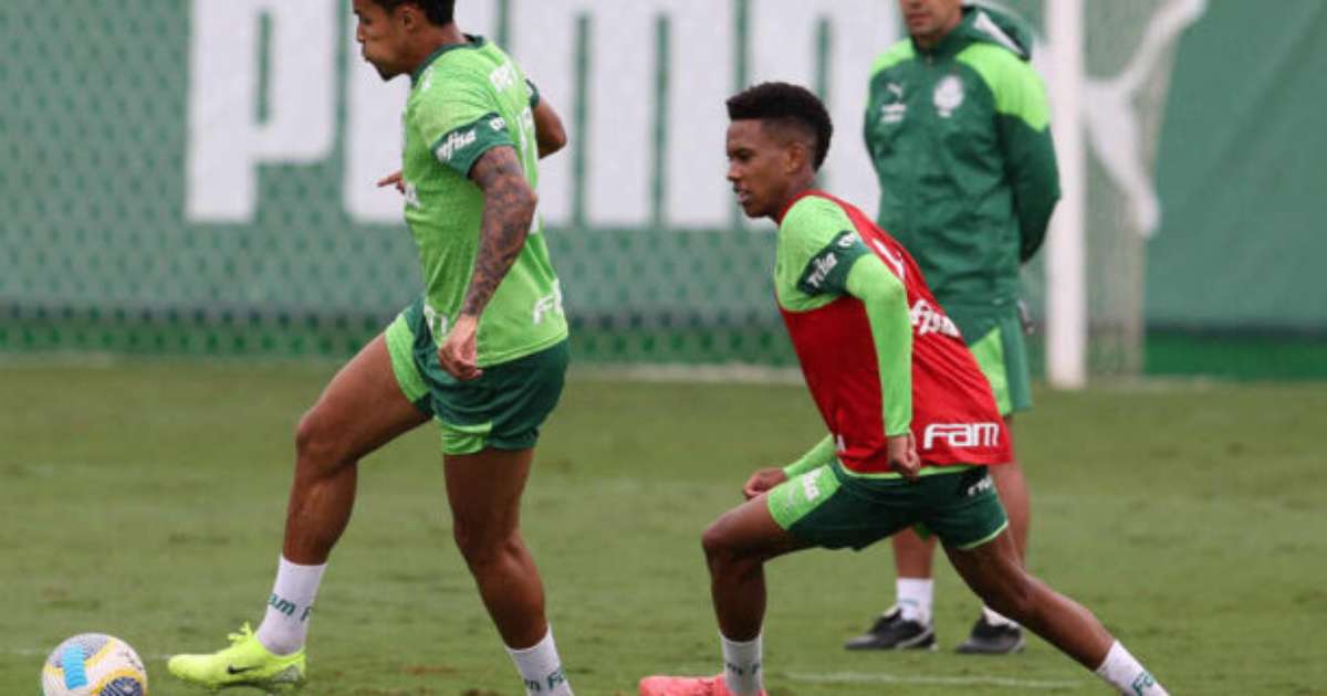 Palmeiras treina para mudanças no ataque e na defesa contra o Grêmio.