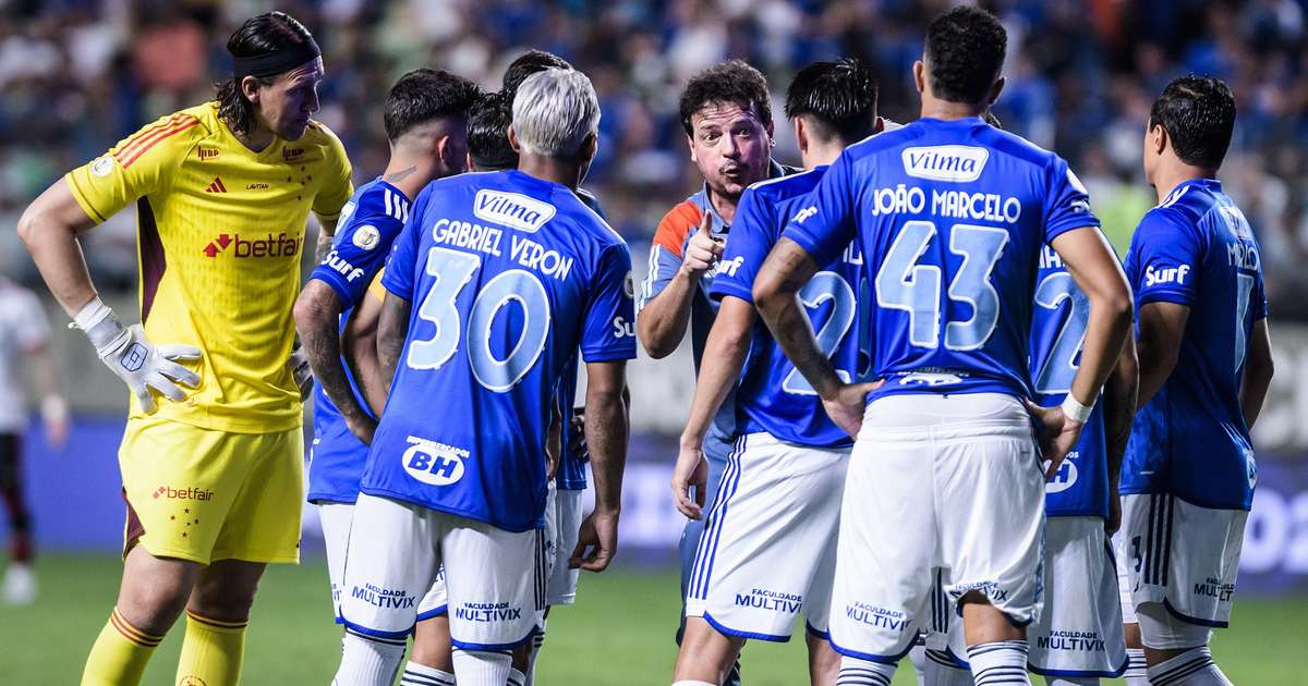 Cruzeiro sofre derrota para o Flamengo e permanece sem vitórias no Brasileirão