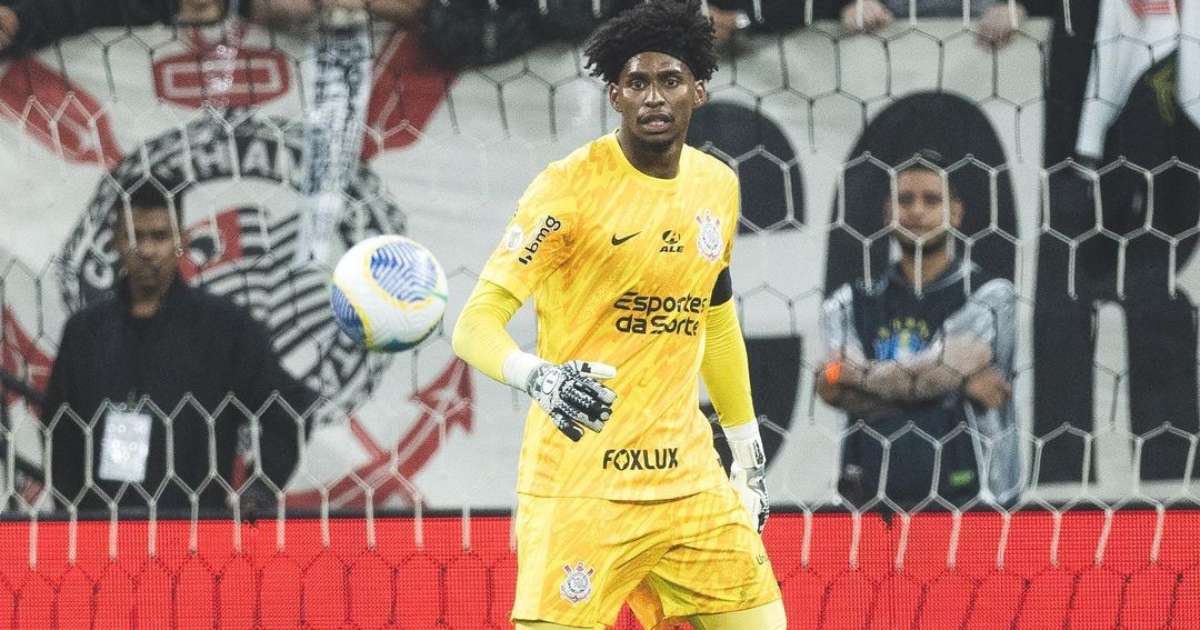 Jogadores do Corinthians comentam sobre presença de cabeça de porco no gramado.