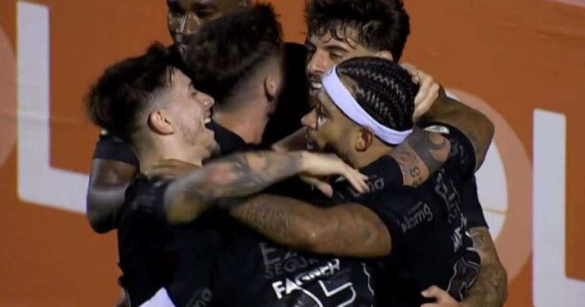 Corinthians mantém sequência de vitórias no Brasileirão ao derrotar o Vitória