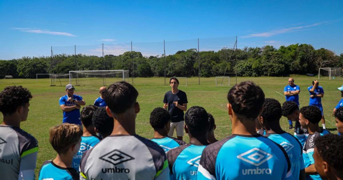 Geromel Visita Atletas do Sub-15 do Grêmio