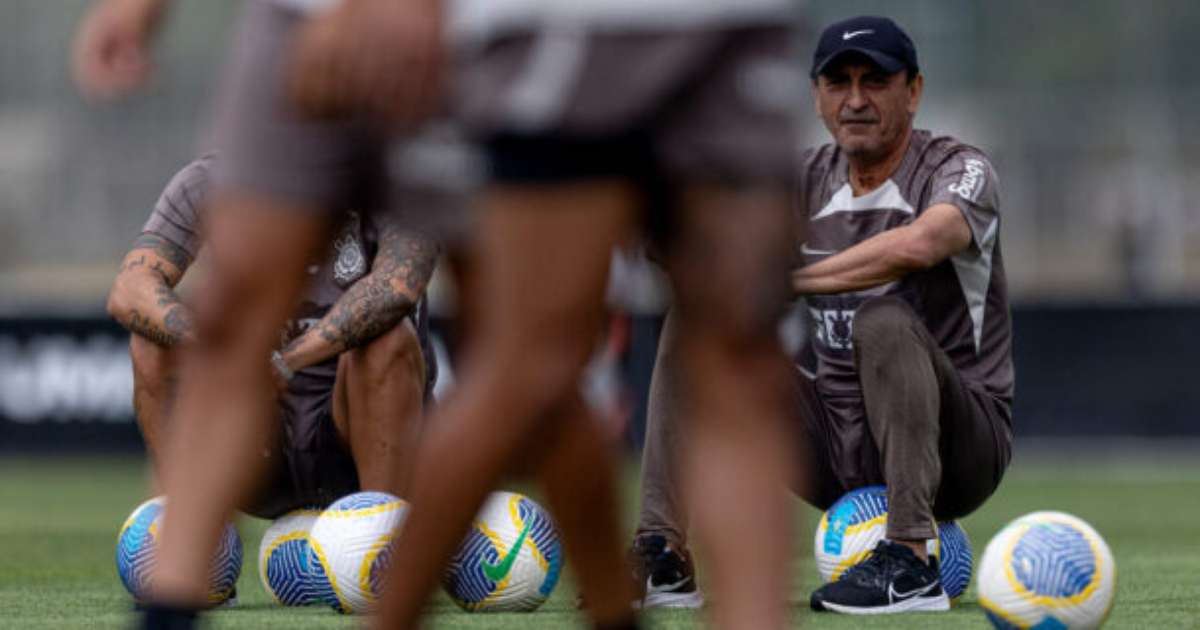 Corinthians planeja reta final do Brasileirão com base na Data Fifa.