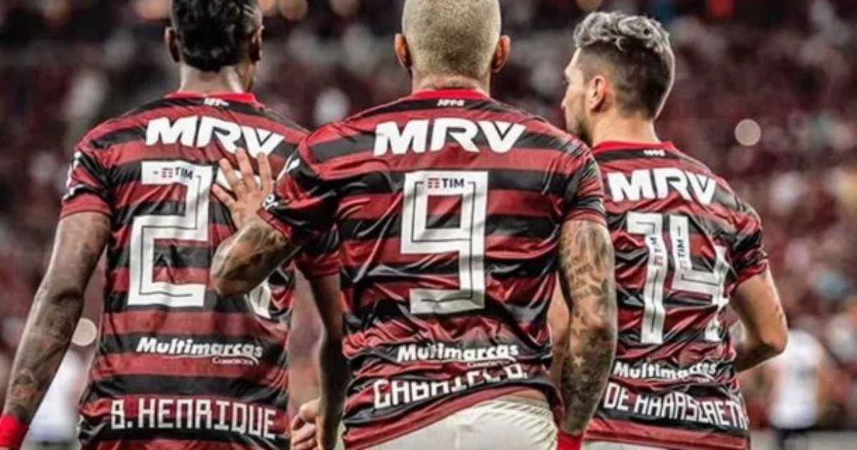 Trio do Flamengo alcança mesma marca de Zico e Júnior no clube.