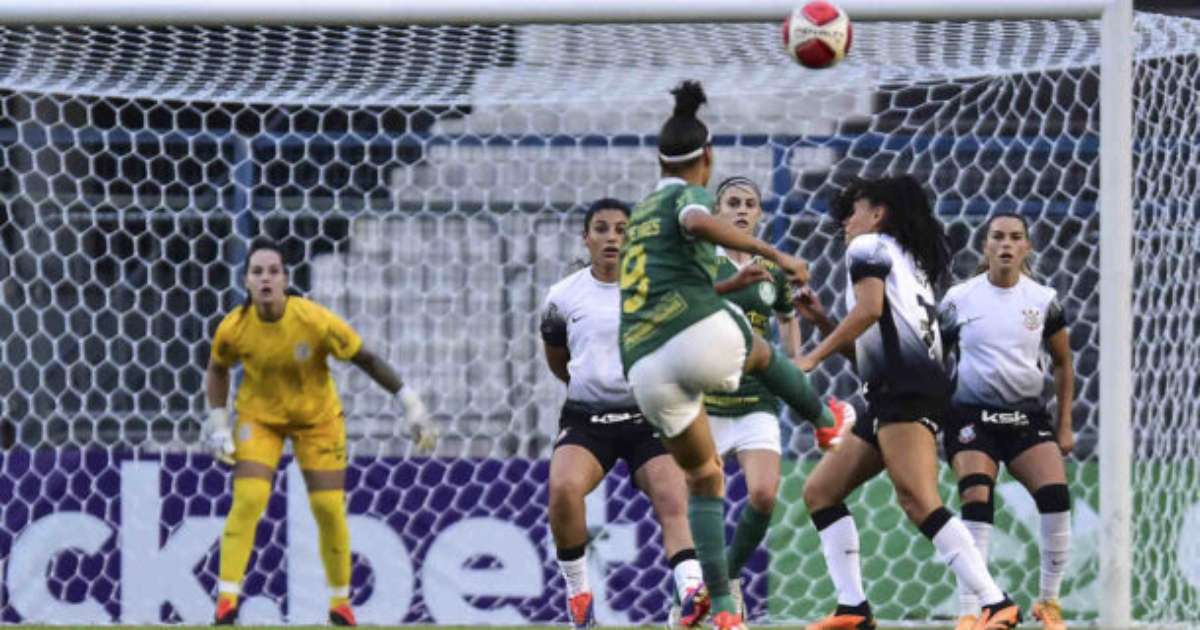 Corinthians e Palmeiras disputam título inédito de premiação recorde no Paulistão Feminino.