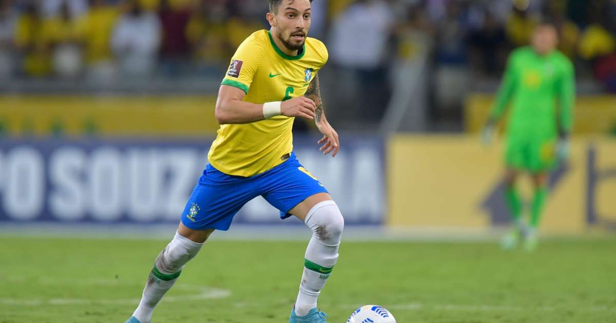Alex Telles e Dodô são convocados para a Seleção Brasileira após cortes de Vanderson e Guilherme Arana