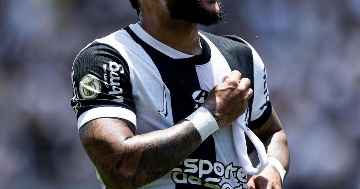 Memphis reclama de horário e arbitragem em jogo do Corinthians.