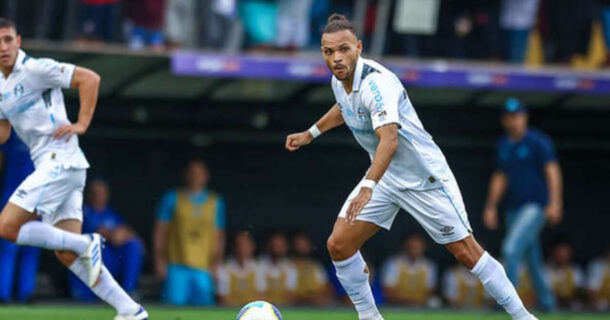 Braithwaite critica postura do Grêmio após empate: Precisamos de mais