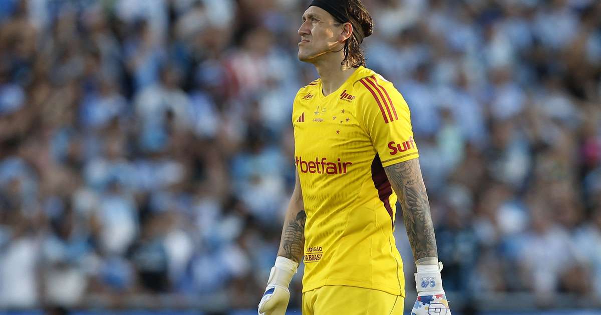 Cruzeiro perde para o Racing e fica em segundo na Sul-Americana.