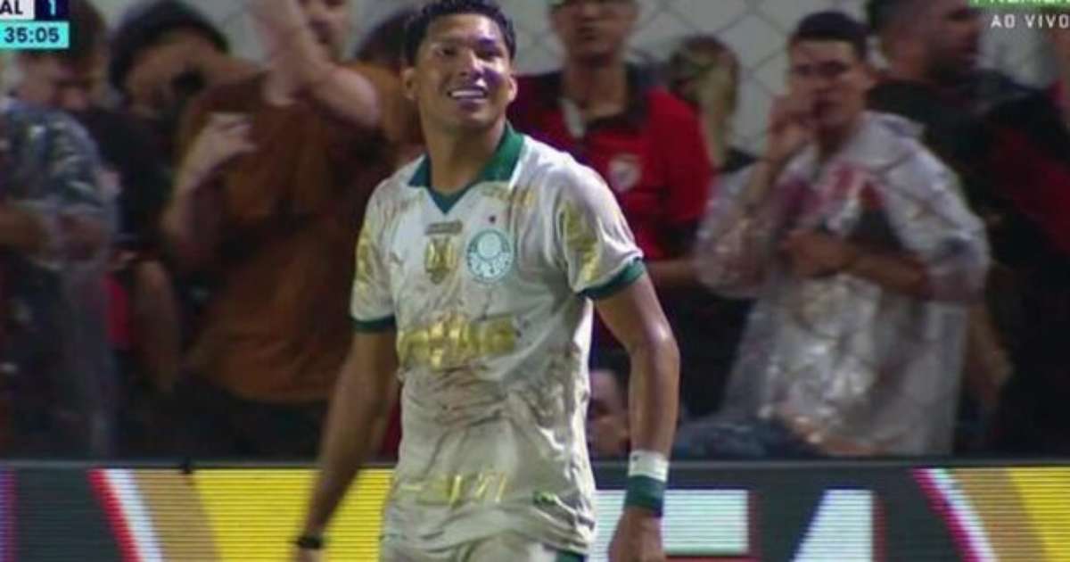 Palmeiras assume ponta do Brasileirão ao vencer Atlético-GO com grande atuação.