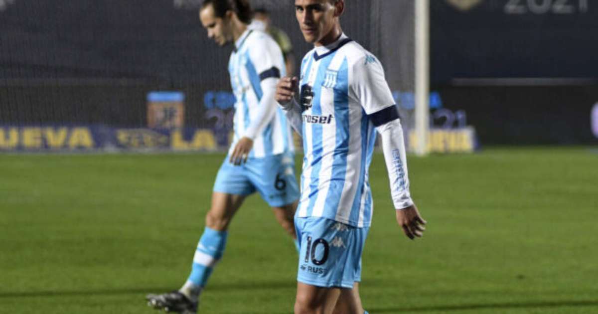 Ex-corinthiano exulta com vitória do Racing na grande conquista internacional.