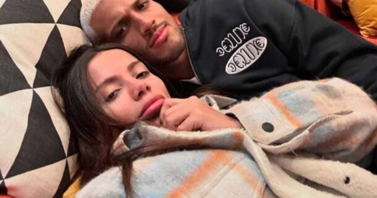 Anitta revela relacionamento com ex-atleta do Flamengo Vinicius Souza
