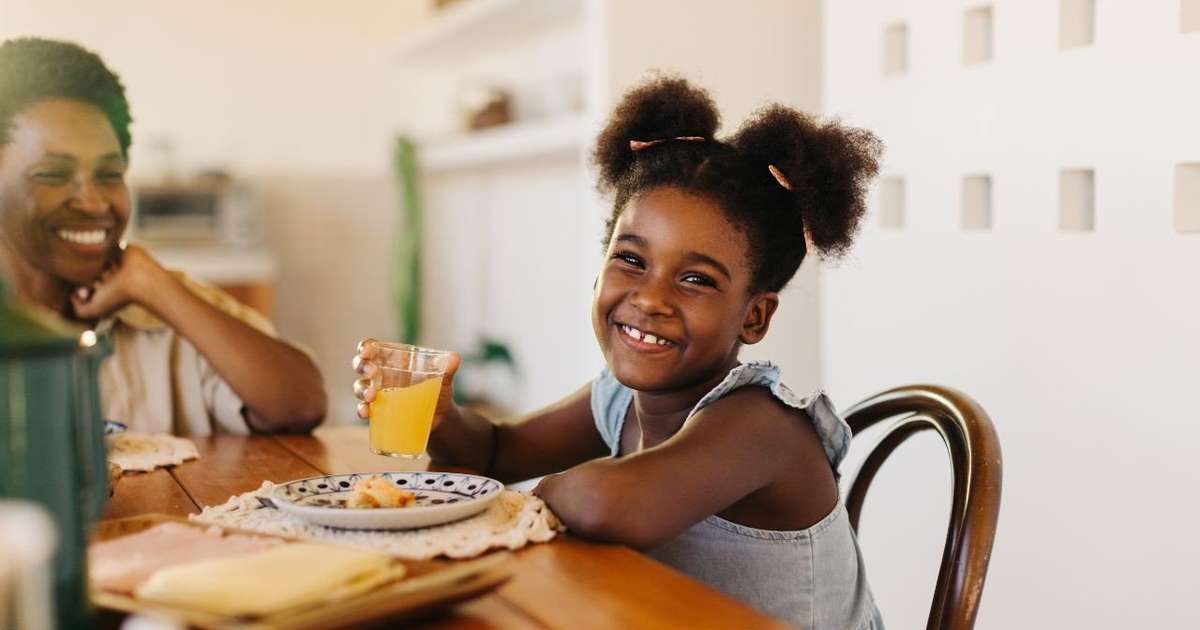 5 Hábitos Alimentares que Você Deve Ensinar ao Seu Filho para uma Vida Saudável