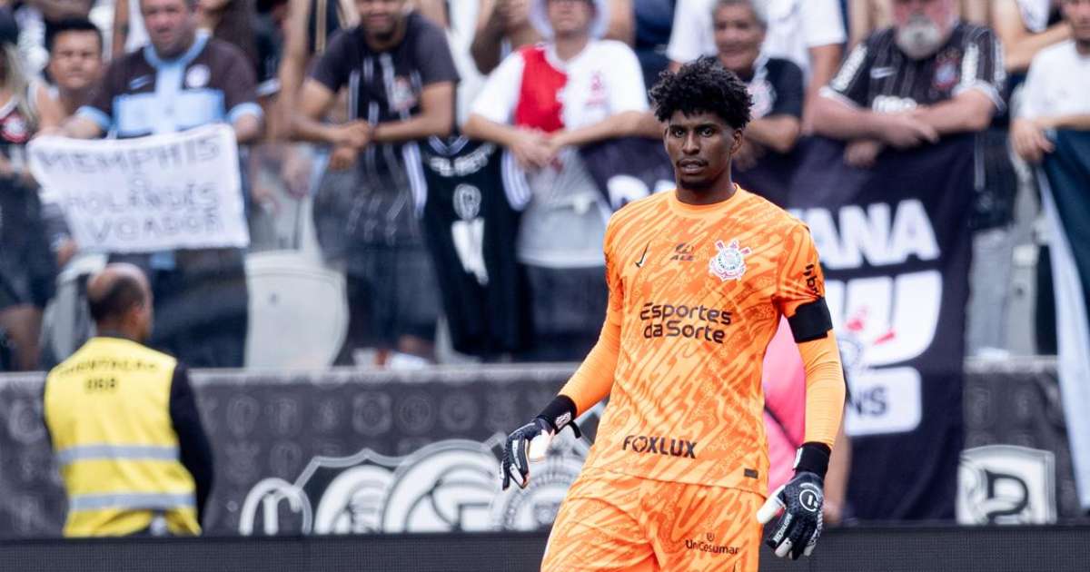 Corinthians tem prazo até 30 de novembro para adquirir Hugo Souza.