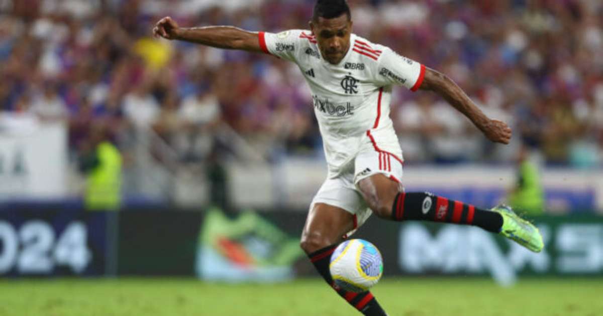 Flamengo aceita empate após expulsão de Pulgar em partida disputada.