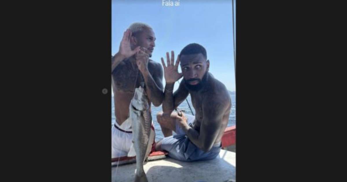 Folga do Flamengo: Gerson e Wesley animam torcedores em dia descontraído.