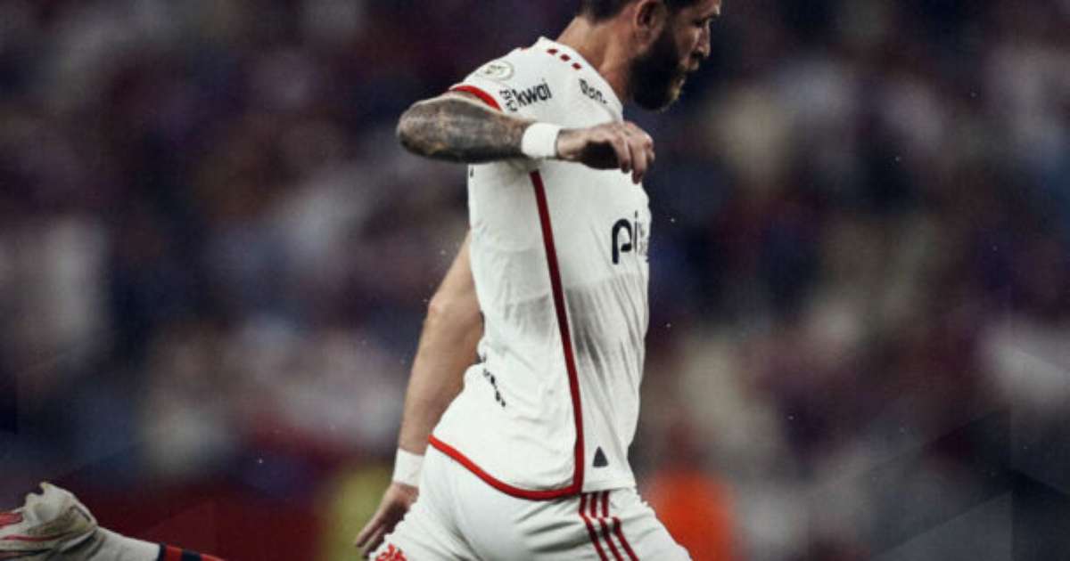 Leo Pereira elogia desempenho do Flamengo e mira encerrar campeonato com orgulho.