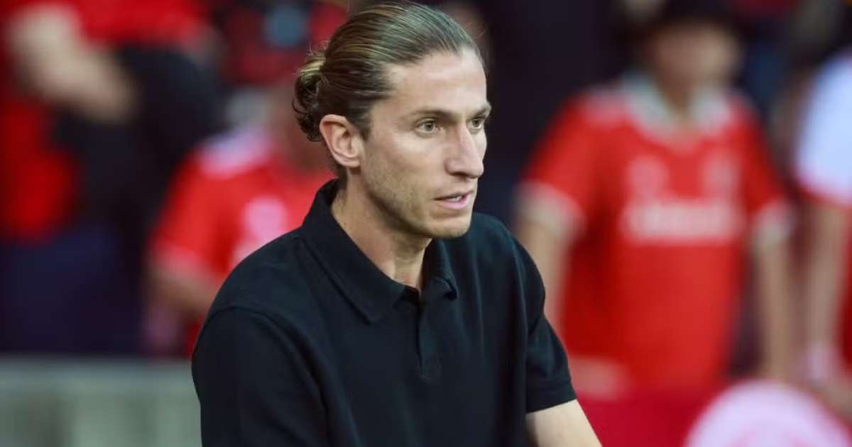 Filipe Luís comenta estratégia ofensiva e lamenta resultado do empate