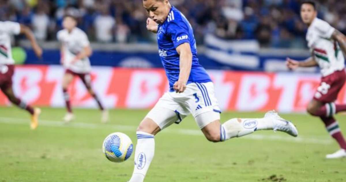 Diretoria do São Paulo demonstra interesse em Marlon, zagueiro do Cruzeiro.