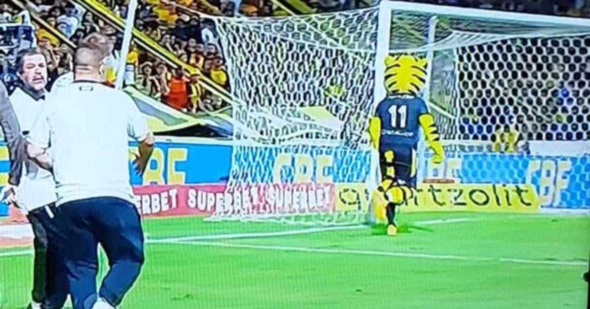 TIMÃO VIRA NO HERIBERTO HÜLSE! Mascote provoca, jogadores reagem e clima esquenta em vitória emocionante contra o Criciúma!
