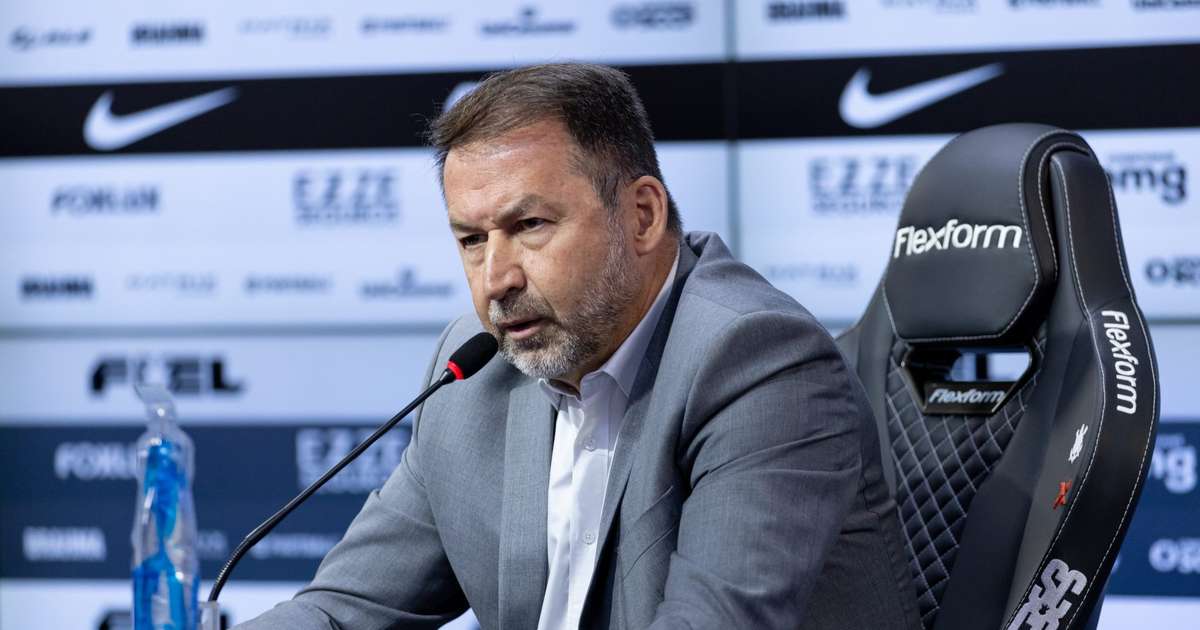 Reunião suspensa sobre impeachment de Augusto Melo no Corinthians