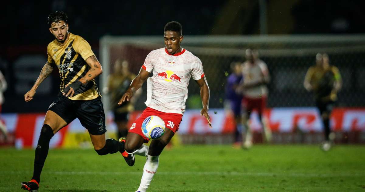Red Bull Bragantino visita o Athletico tentando deixar o Z-4