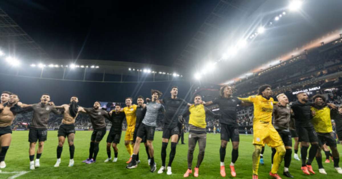 Corinthians garante vaga na Libertadores após revés do Cruzeiro.