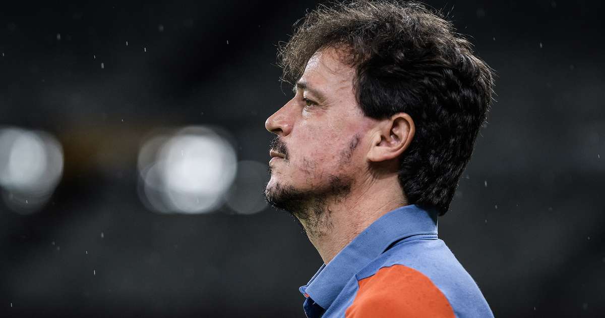 Fernando Diniz critica desempenho do Cruzeiro: resultados abaixo do esperado.