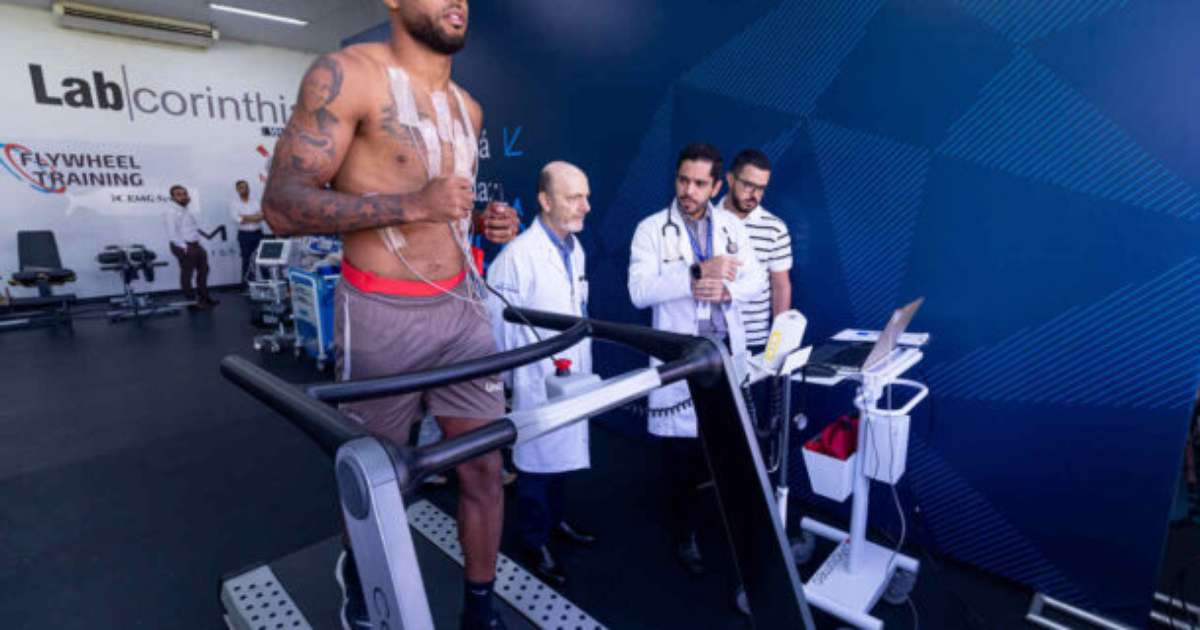 Exames médicos prévios de jogadores do Corinthians visando 2025.