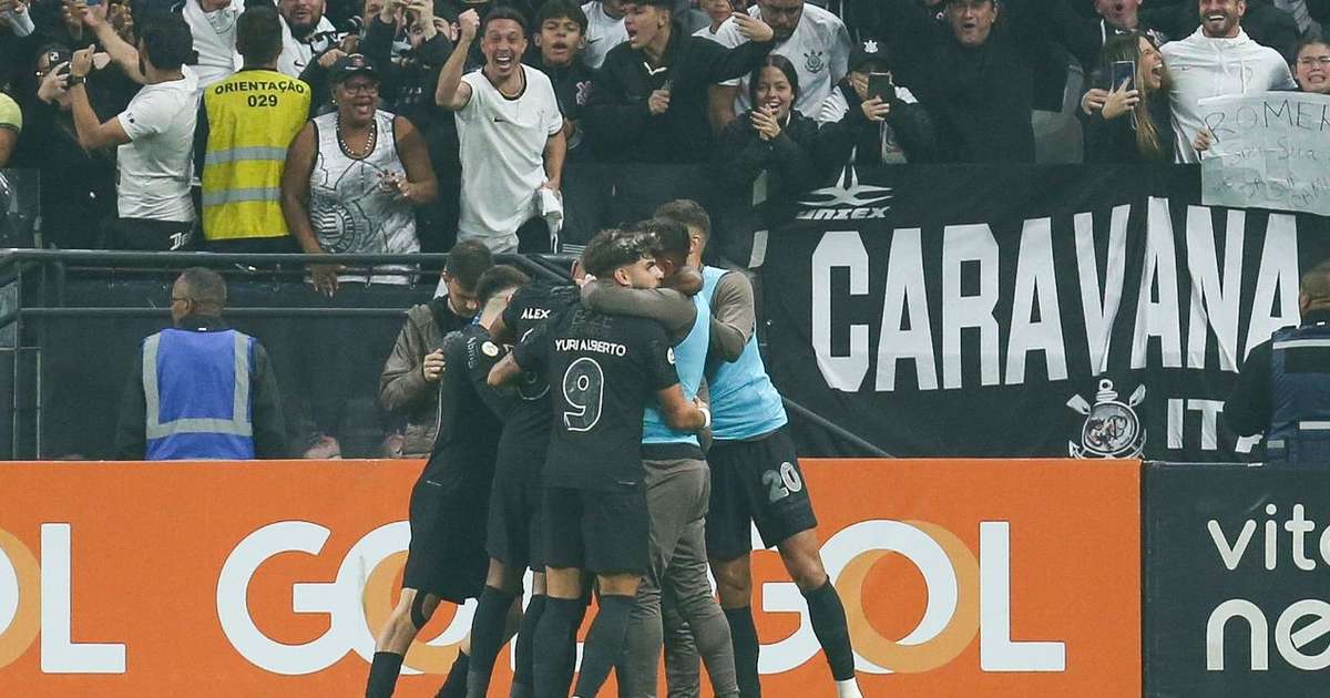 Corinthians se prepara para decisiva partida contra o Grêmio no Campeonato Brasileiro.