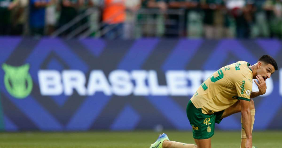 Palmeiras encerra temporada com Abel Ferreira sem conquistas expressivas e mantém planejamento.