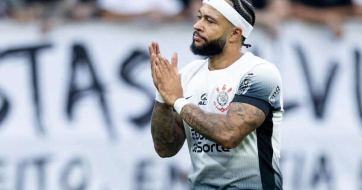 Depay e Corinthians prometem evolução para temporada de 2025 na entrevista.