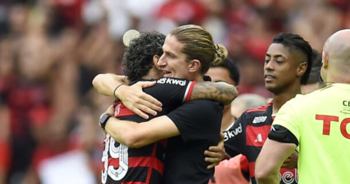 Emocionado, Gabigol aconselha companheiros em discurso de despedida do Flamengo.