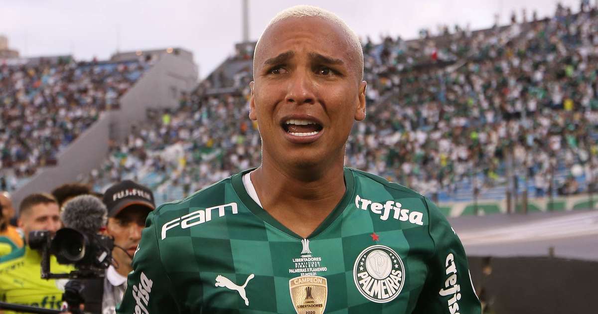 Deyverson lamenta falta de reciprocidade no Palmeiras após saída melancólica do clube.