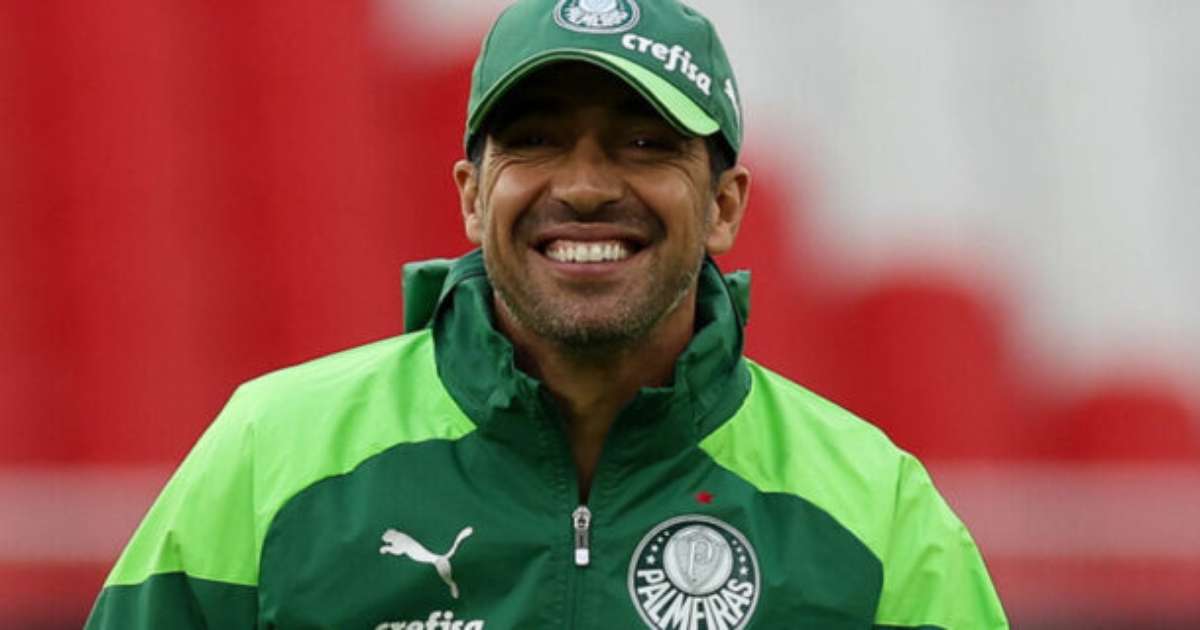 Abel Ferreira Adia Férias e Dedica-se ao Planejamento para 2025 no Futebol.