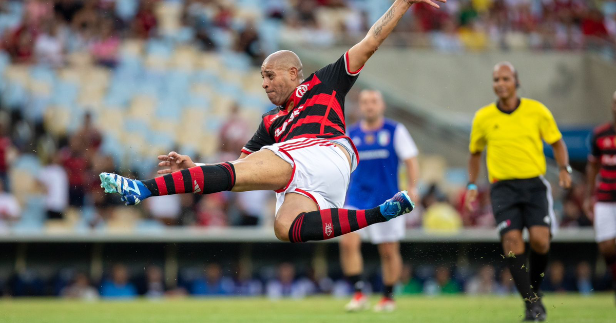 Despedida de Adriano Imperador: Partida Memorável com Muitos Gols e Homenagens