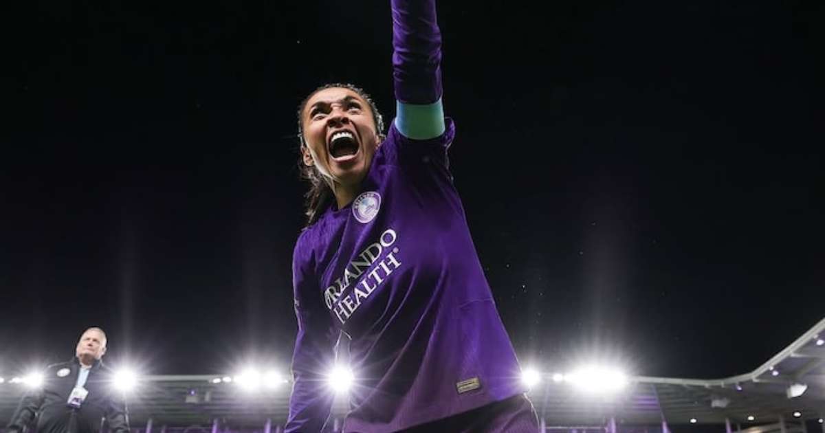 CONTRATAÇÃO HISTÓRICA! Corinthians sonda Marta, lenda do futebol brasileiro