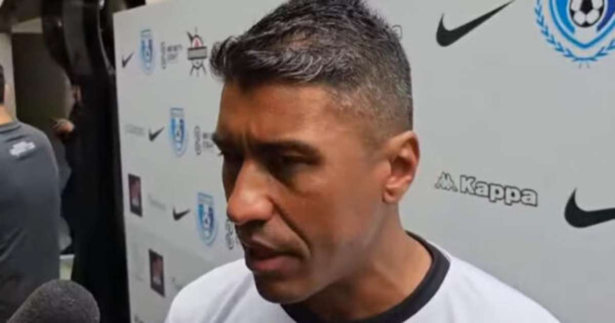 Paulinho emociona ao se despedir e declarar amor ao Timão.