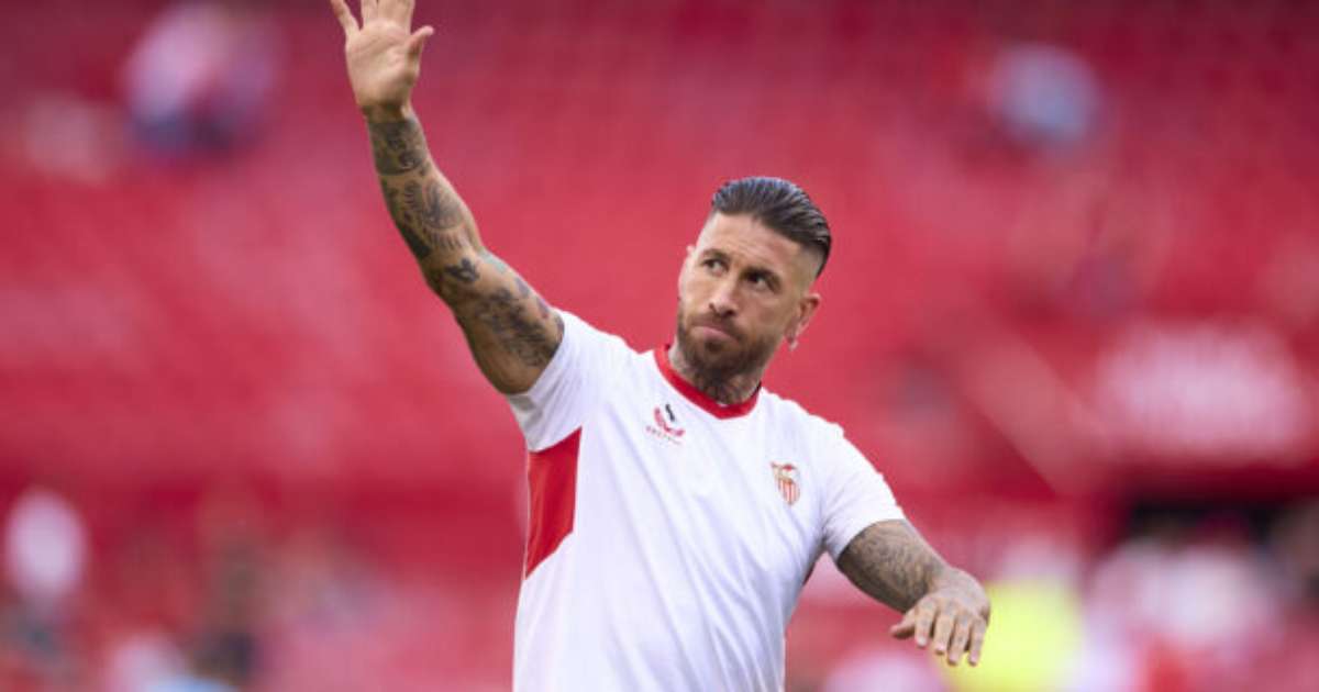 Torcedores do Cruzeiro invadem perfil de Sergio Ramos em mensagem de Natal