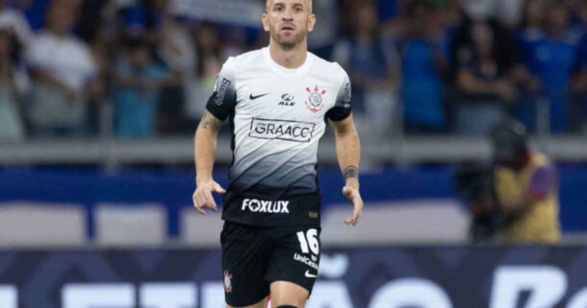 Pedro Henrique, Do Corinthians, Acerta Ida Para O Ceará