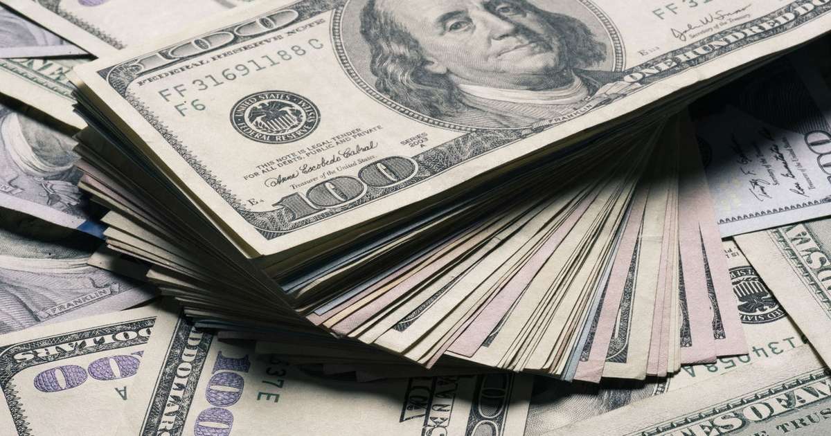 Dólar dispara 27,3% em 2024 e fecha em R$ 6,18; Ibovespa recua 10%