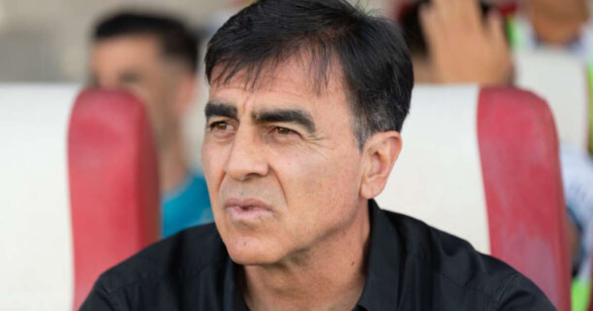 GUSTAVO QUINTEROS CHEGA COM TUDO! Novo técnico do Grêmio adianta início e promete mudanças no estilo de jogo!