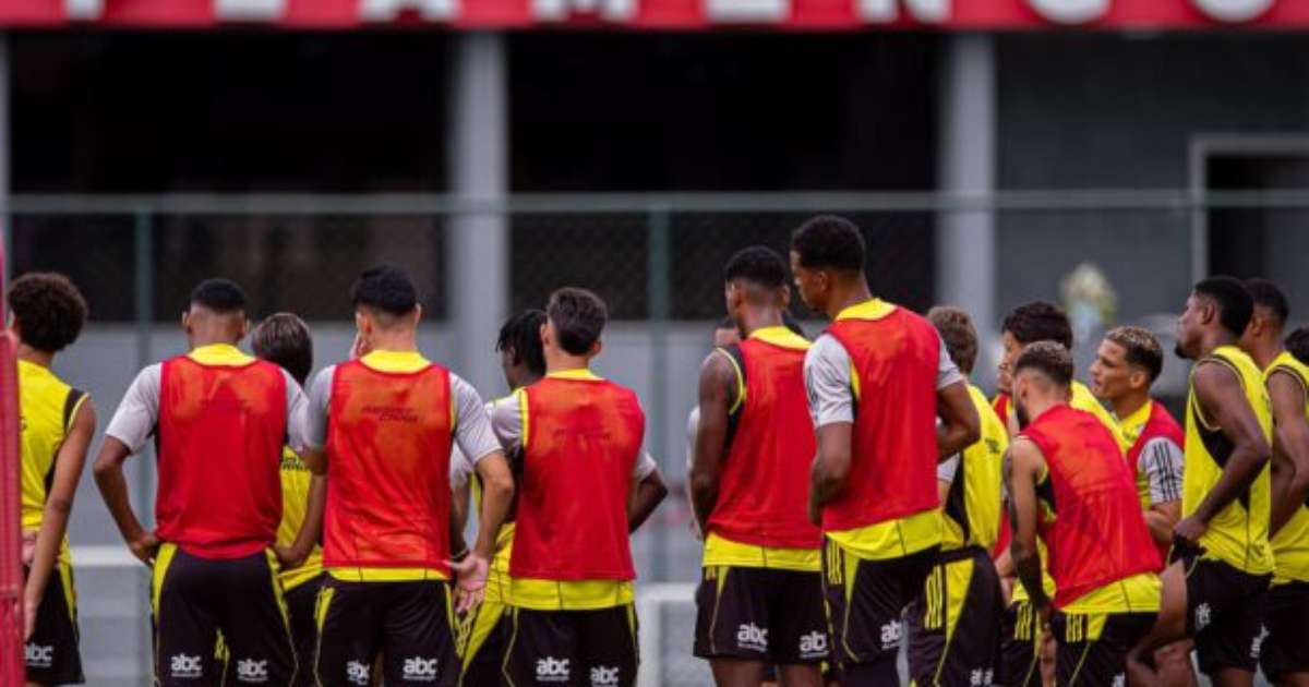 Flamengo divulga lista de relacionados com experiência e jovens talentos para Carioca.