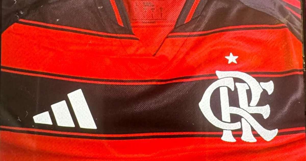 Nova camisa do Flamengo para temporada 2025 é revelada em imagem vazada.