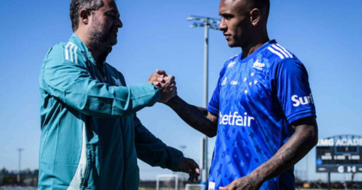 CRUZEIRO ACERTA REFORÇO IMPACTANTE! Novo atacante promete força e velocidade para a temporada!